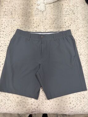 Under Armour Men's Flat Front Performance Shorts in Slat Gray